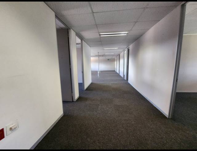 494M² OFFICE TO LET IN RANDJESPARK